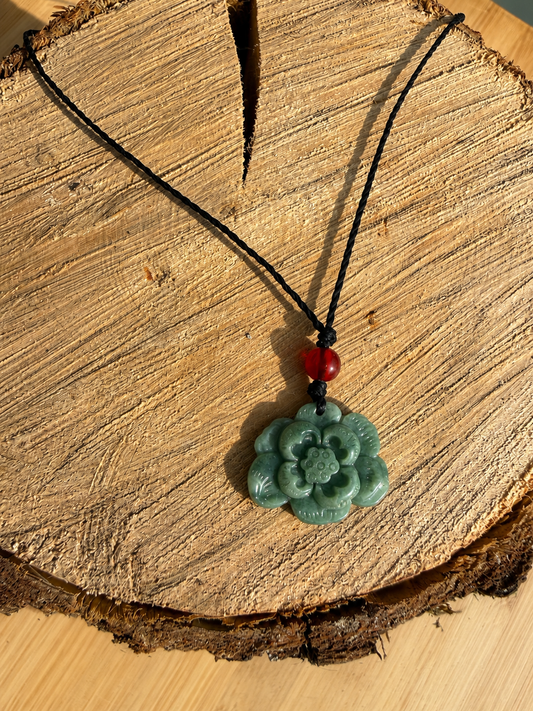 Pendentif en Jade - Fleur 🌸