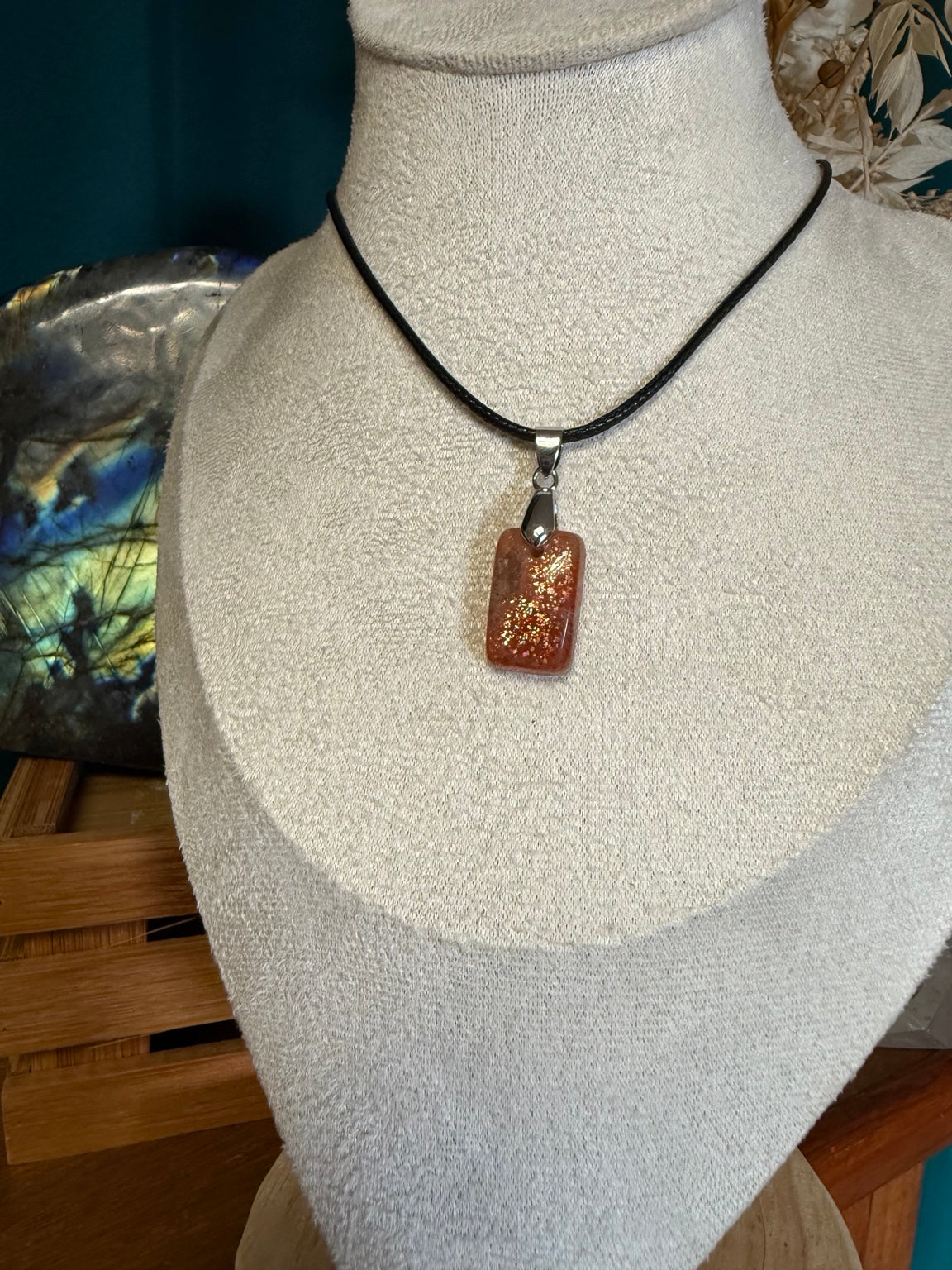 Pendentif en Pierre de Soleil ☀️ - Pièce unique