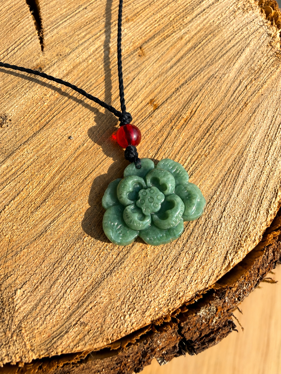 Pendentif en Jade - Fleur 🌸