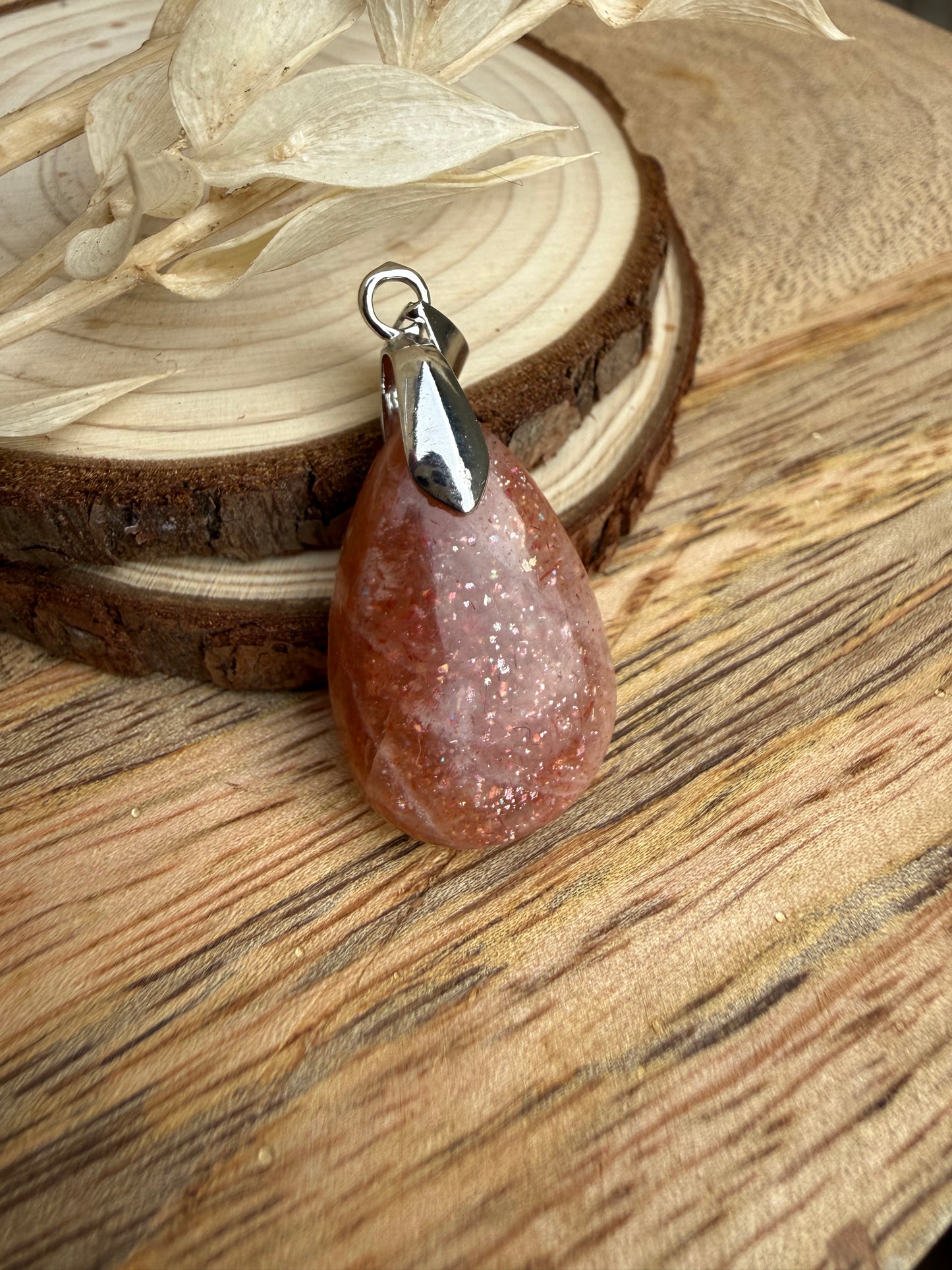 Pendentif en Pierre de Soleil ☀️ - Pièce unique