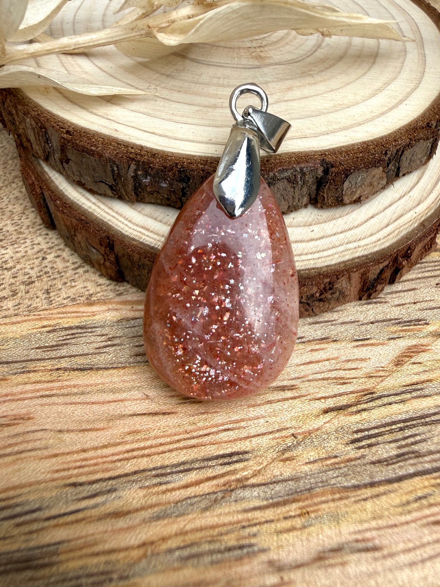 Pendentif en Pierre de Soleil ☀️ - Pièce unique