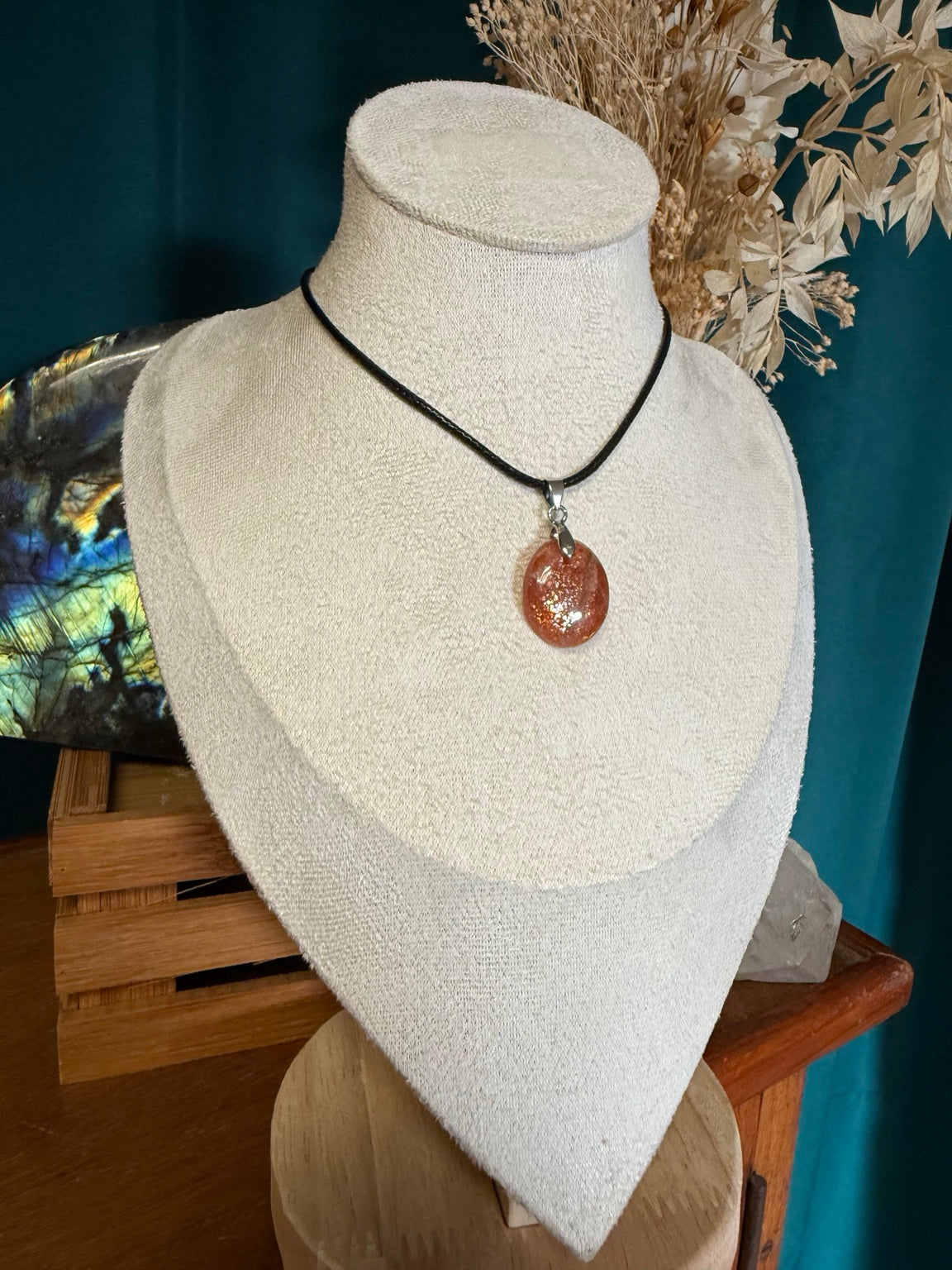 Pendentif en Pierre de Soleil ☀️ - Pièce unique