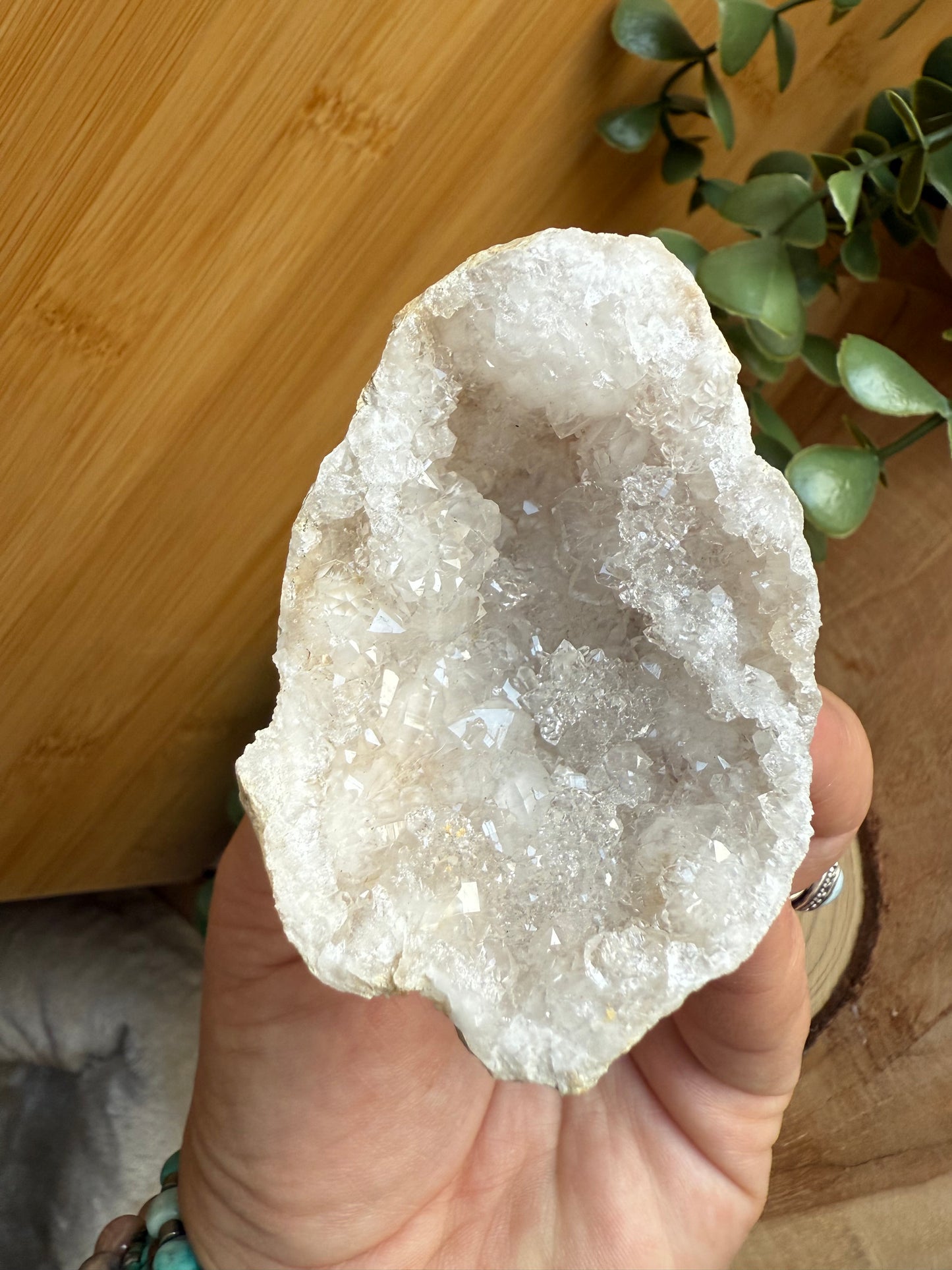Demi géode de Cristal de roche - Pièce unique - 80 g