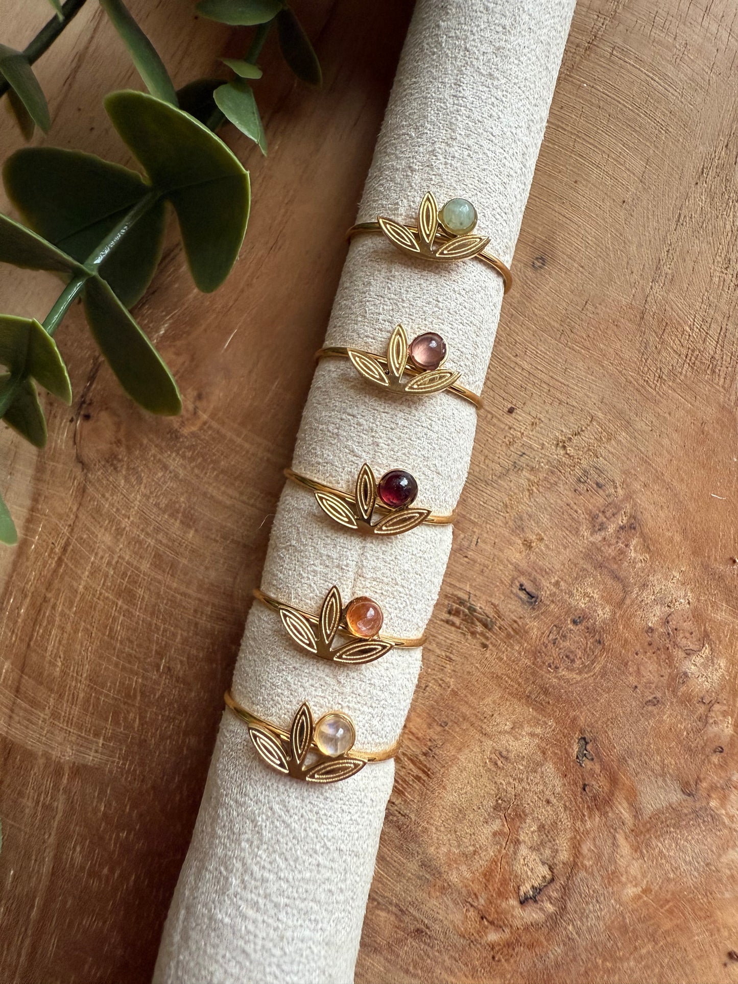 Bague fine feuilles et pierres - Acier inoxydable doré