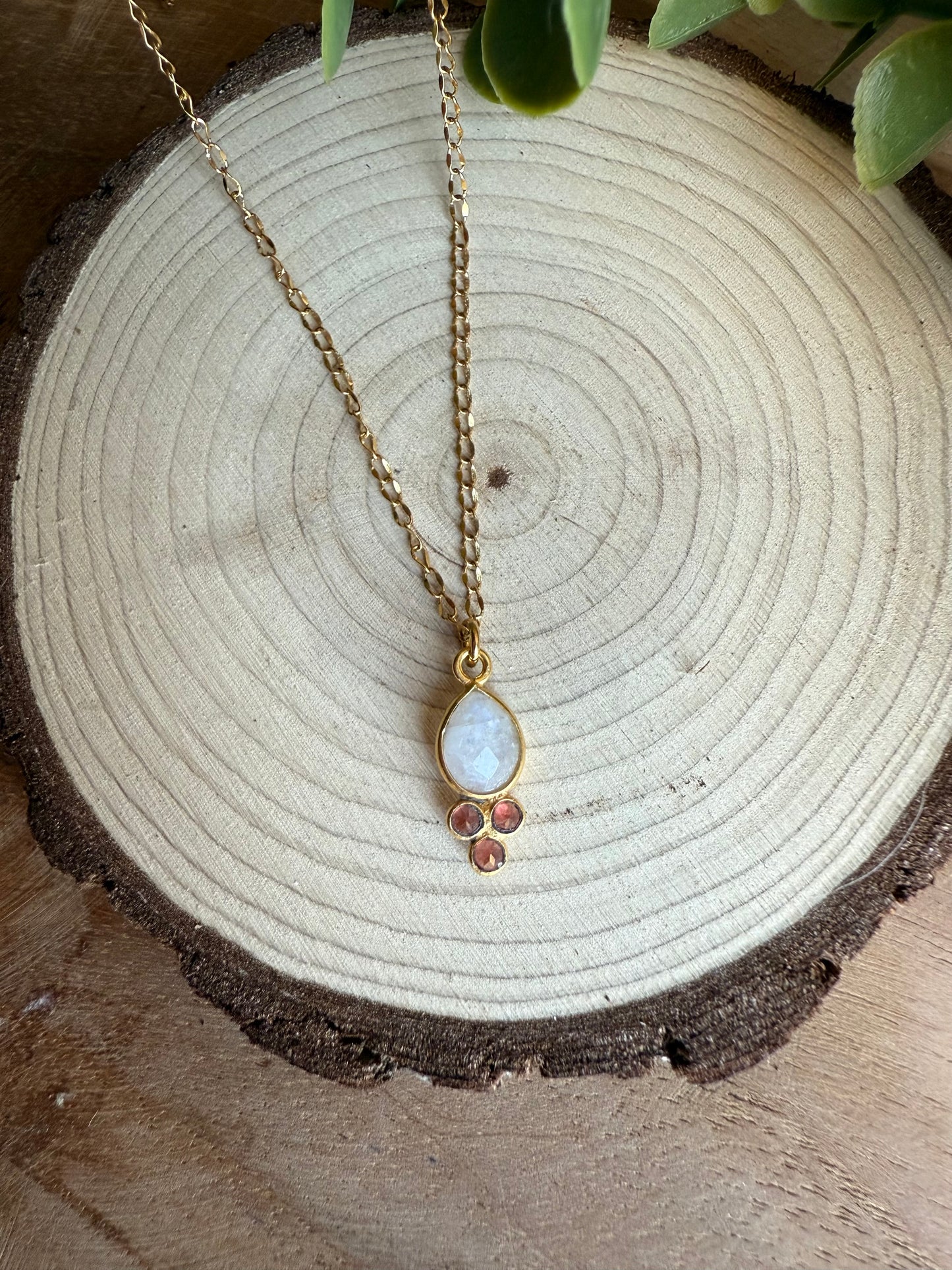 Coffret Pendentif - Pierre de Lune & Grenat