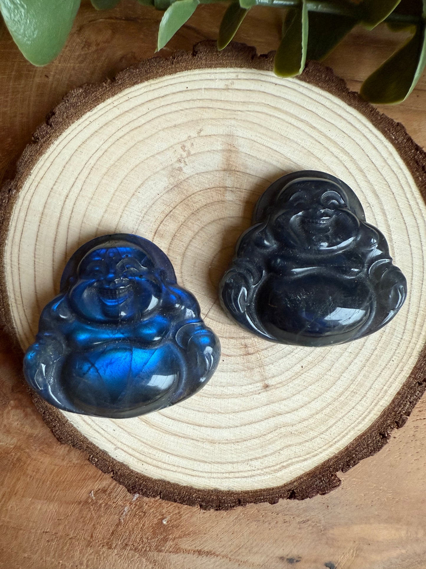 Bouddha plat en Labradorite bleue